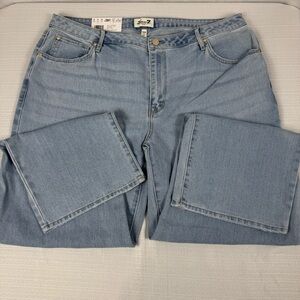 Seven7 Women's High rise Loose Straight Jean Size 18W Light Wash